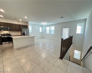 661 Foam Flower Lane - Photo Thumbnail 3