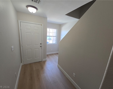 1920 Hodgenville Street - Photo Thumbnail 4