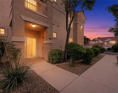 8555 W Russell Road - Photo Thumbnail 5