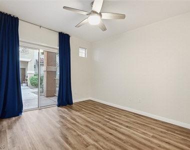 8555 W Russell Road - Photo Thumbnail 12
