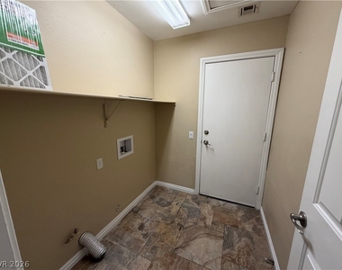 2108 Sunset Vista Avenue - Photo Thumbnail 7