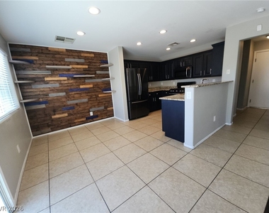 8253 Wildwood Glen Drive - Photo Thumbnail 6
