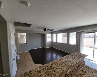 8253 Wildwood Glen Drive - Photo Thumbnail 12