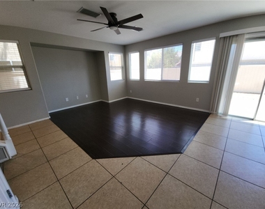 8253 Wildwood Glen Drive - Photo Thumbnail 4