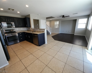 8253 Wildwood Glen Drive - Photo Thumbnail 7
