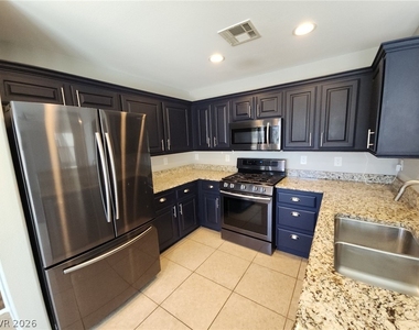 8253 Wildwood Glen Drive - Photo Thumbnail 10
