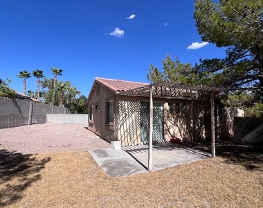 10748 Primrose Arbor Avenue - Photo Thumbnail 5