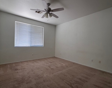 10748 Primrose Arbor Avenue - Photo Thumbnail 3