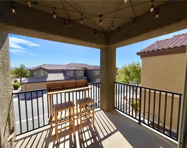 6868 Sky Pointe Drive - Photo Thumbnail 12