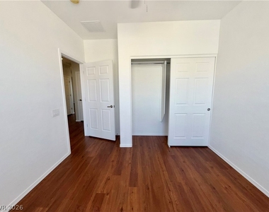 6868 Sky Pointe Drive - Photo Thumbnail 23