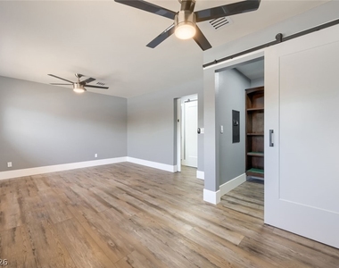 2728 Alcoa Avenue - Photo Thumbnail 8