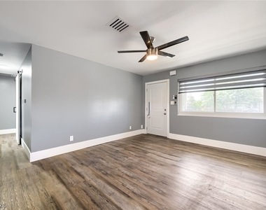 2728 Alcoa Avenue - Photo Thumbnail 5