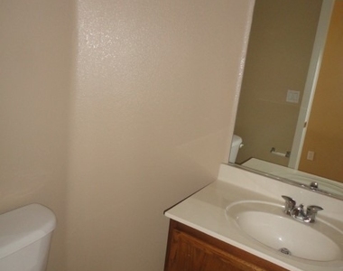 7018 Pacific Coast Street - Photo Thumbnail 14