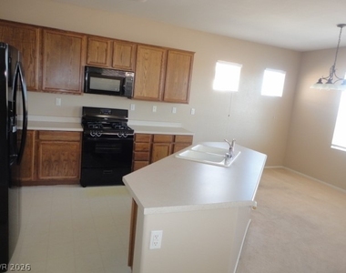 7018 Pacific Coast Street - Photo Thumbnail 10
