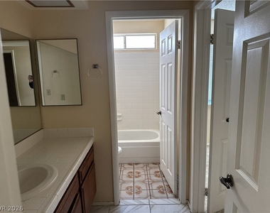 3618 Edinburgh Drive - Photo Thumbnail 7