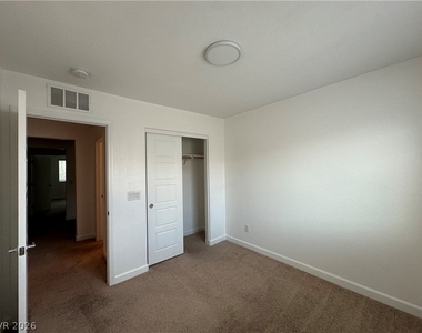 3638 Tripoli Cove Avenue - Photo Thumbnail 18