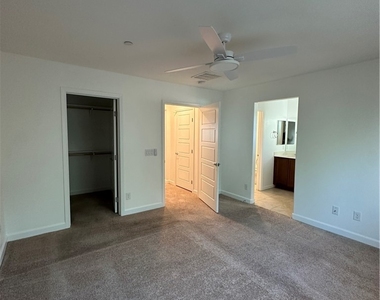 3638 Tripoli Cove Avenue - Photo Thumbnail 15