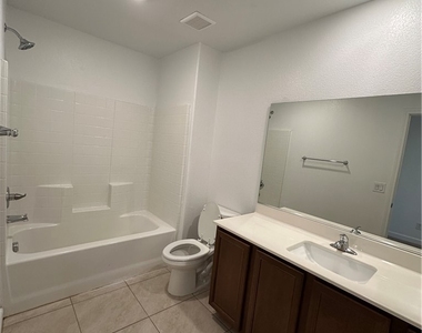 3638 Tripoli Cove Avenue - Photo Thumbnail 20
