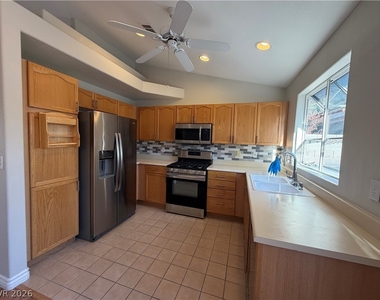 7616 Gosport Avenue - Photo Thumbnail 7