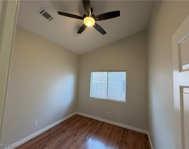 7616 Gosport Avenue - Photo Thumbnail 12