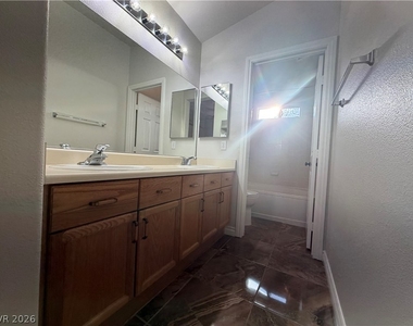 7616 Gosport Avenue - Photo Thumbnail 11