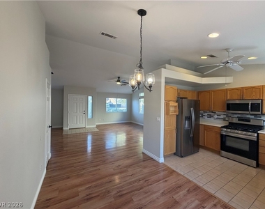 7616 Gosport Avenue - Photo Thumbnail 6