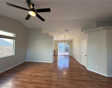 7616 Gosport Avenue - Photo Thumbnail 3