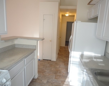 4014 Dripping Springs Avenue - Photo Thumbnail 8