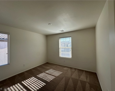 7563 Whitman Colonial Street - Photo Thumbnail 13
