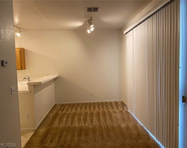 251 S Green Valley Parkway - Photo Thumbnail 7