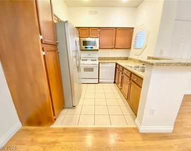 5415 W Harmon Avenue - Photo Thumbnail 3