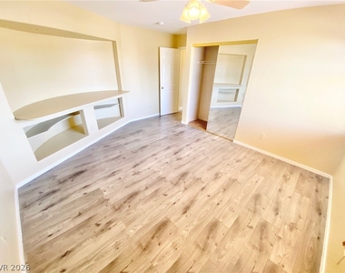 8482 Canvas Vest Court - Photo Thumbnail 21