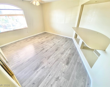 8482 Canvas Vest Court - Photo Thumbnail 19