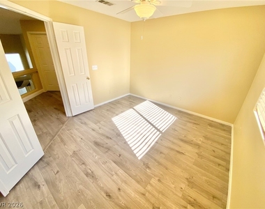 8482 Canvas Vest Court - Photo Thumbnail 36