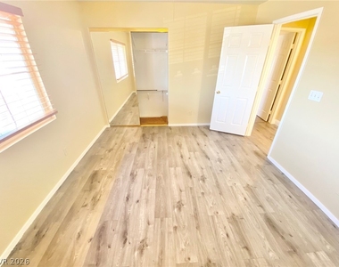 8482 Canvas Vest Court - Photo Thumbnail 26