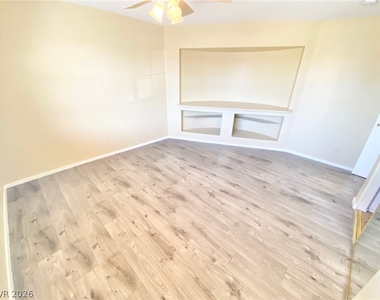 8482 Canvas Vest Court - Photo Thumbnail 23