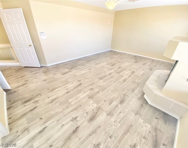8482 Canvas Vest Court - Photo Thumbnail 41