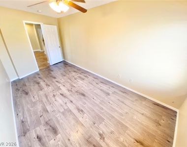 8482 Canvas Vest Court - Photo Thumbnail 6