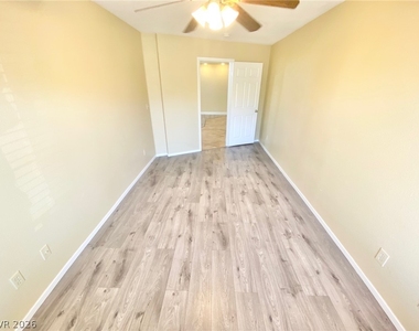 8482 Canvas Vest Court - Photo Thumbnail 7