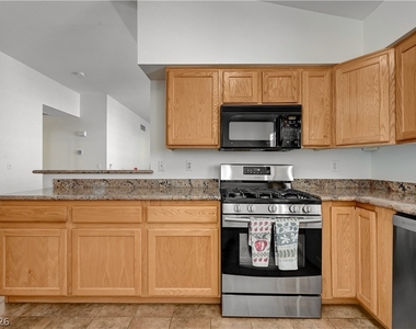 5001 Cedar Lawn Way - Photo Thumbnail 3