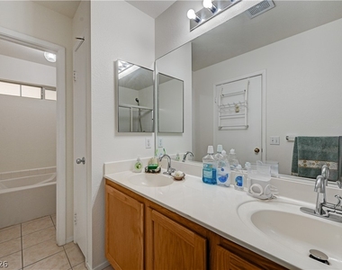 5001 Cedar Lawn Way - Photo Thumbnail 28