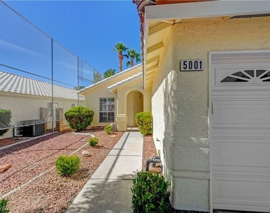 5001 Cedar Lawn Way - Photo Thumbnail 6