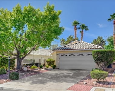 5001 Cedar Lawn Way - Photo Thumbnail 2
