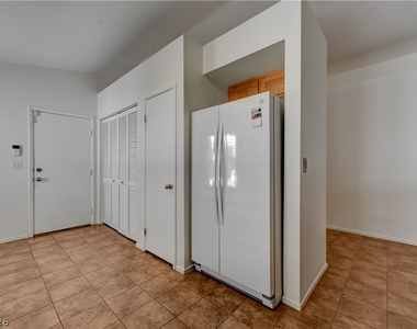 5001 Cedar Lawn Way - Photo Thumbnail 5