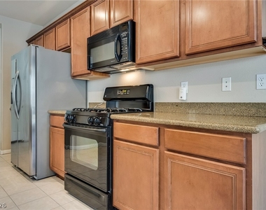2305 Aragon Canyon Street - Photo Thumbnail 10