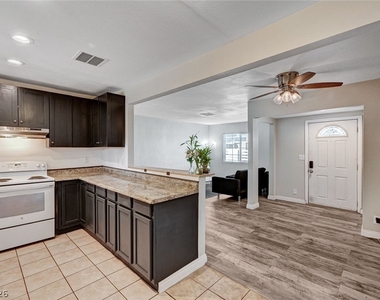 1720 E Carson Avenue - Photo Thumbnail 12