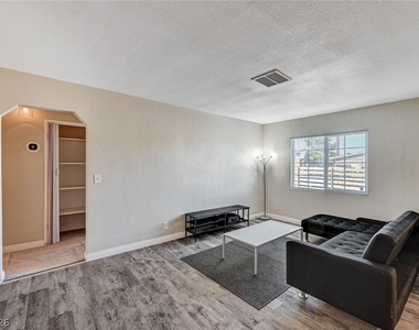 1720 E Carson Avenue - Photo Thumbnail 6