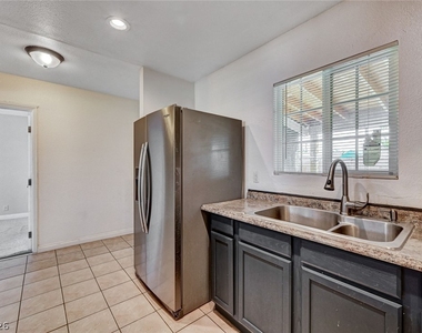 1720 E Carson Avenue - Photo Thumbnail 15