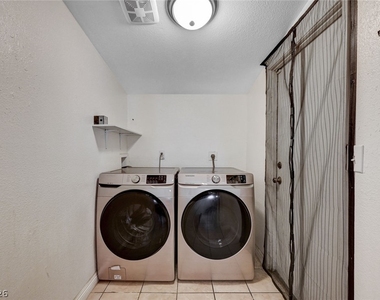1720 E Carson Avenue - Photo Thumbnail 33
