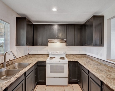 1720 E Carson Avenue - Photo Thumbnail 13